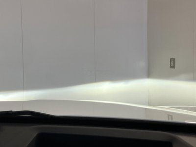 2025 BMW IX2 thumbnail 31