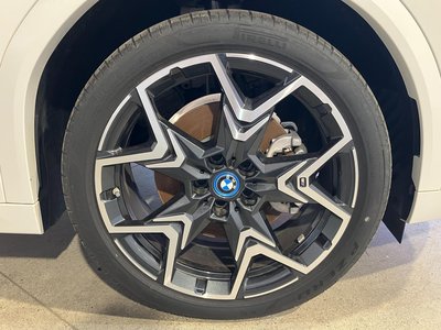 2025 BMW IX2 thumbnail 24
