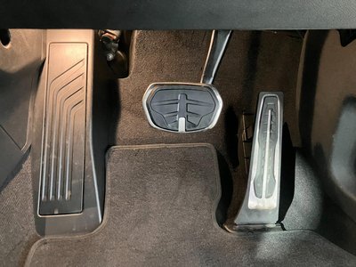 2025 BMW IX2 thumbnail 43