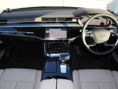 صورة مصغرة 2 لـ 2025 AUDI A8