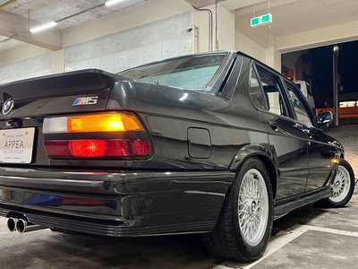 صورة 51 لـ 1988 BMW M5