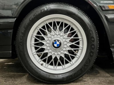 صورة 27 لـ 1988 BMW M5