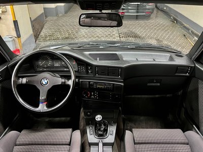 صورة 9 لـ 1988 BMW M5