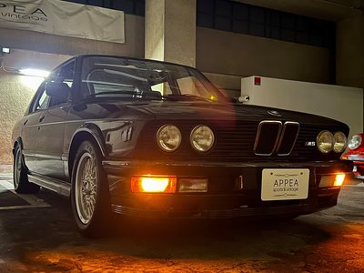 صورة 21 لـ 1988 BMW M5