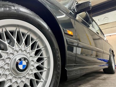 صورة 29 لـ 1988 BMW M5