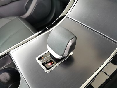 2025 LAND Rover RANGE ROVER VELAR — миниатюра 21