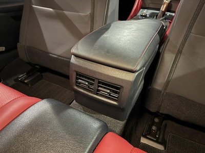 صورة 21 لـ 2019 Lexus RC