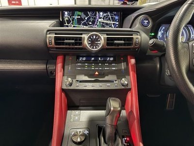 صورة 42 لـ 2019 Lexus RC