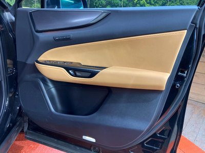 2025 Lexus NX thumbnail 40