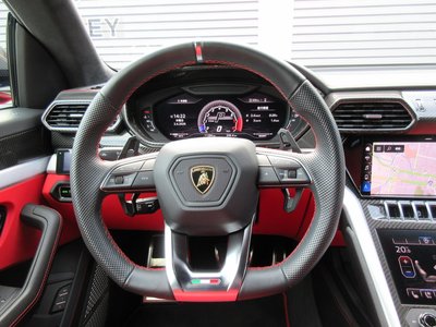 صورة 32 لـ 2019 Lamborghini URUS