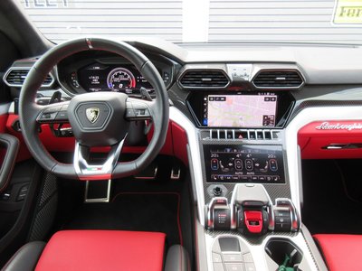 صورة 15 لـ 2019 Lamborghini URUS