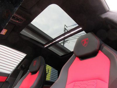صورة 19 لـ 2019 Lamborghini URUS