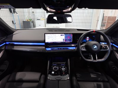 2025 BMW I5 TOURING photo 5