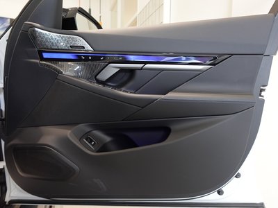 2025 BMW I5 TOURING photo 31