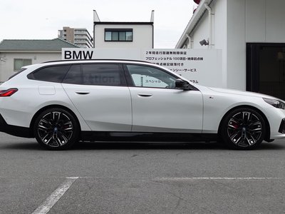 2025 BMW I5 TOURING photo 9