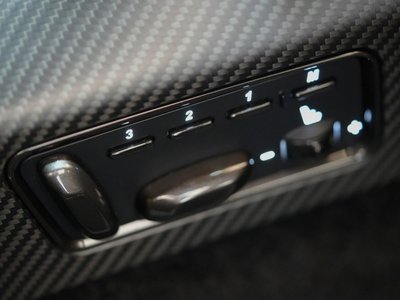 2019 Aston Martin RAPIDE 缩略图 26
