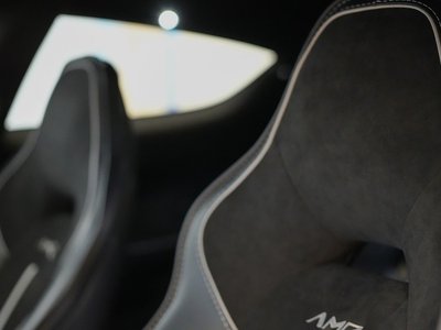 2019 Aston Martin RAPIDE 缩略图 34