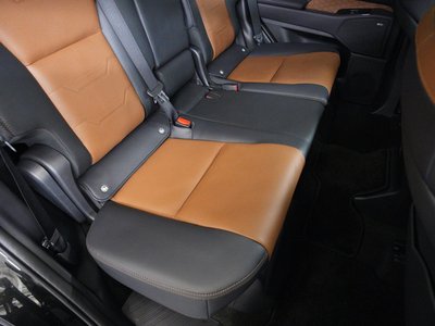 2026 Lexus GX thumbnail 37