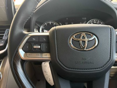 2023 Toyota LAND CRUISER 300 photo 8
