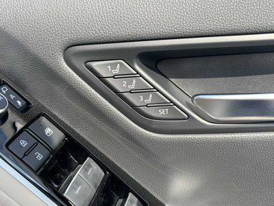 2023 Toyota LAND CRUISER 300 thumbnail 36