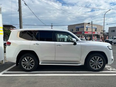 2023 Toyota LAND CRUISER 300 thumbnail 57
