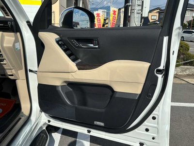 2023 Toyota LAND CRUISER 300 thumbnail 34