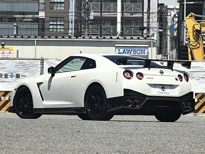صورة 10 لـ 2017 Nissan GT-R