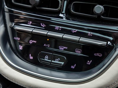 صورة 8 لـ 2024 Aston Martin DBX