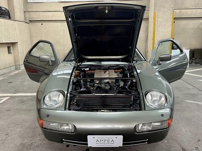 1987 Porsche 928 照片 17