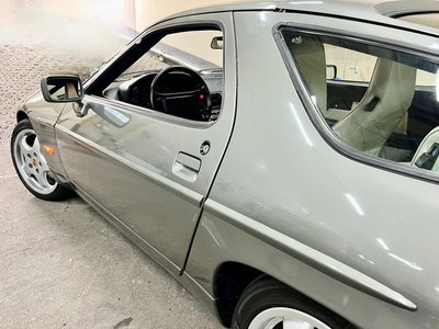 1987 Porsche 928 照片 34