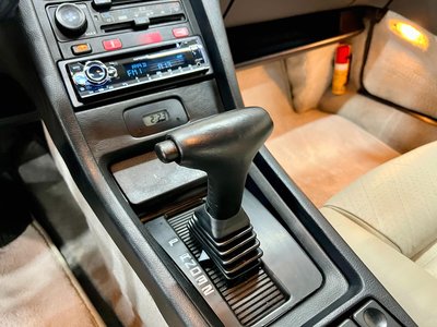 1987 Porsche 928 照片 14