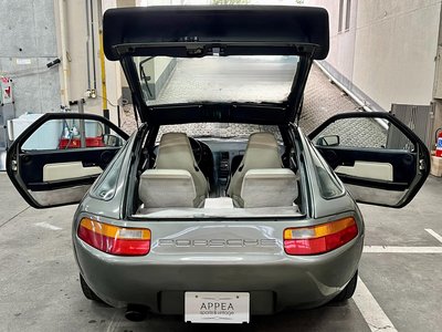 1987 Porsche 928 照片 19