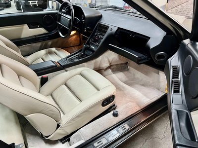 1987 Porsche 928 照片 36