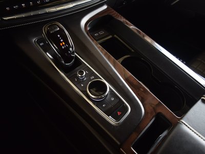 2022 Cadillac ESCALADE thumbnail 19