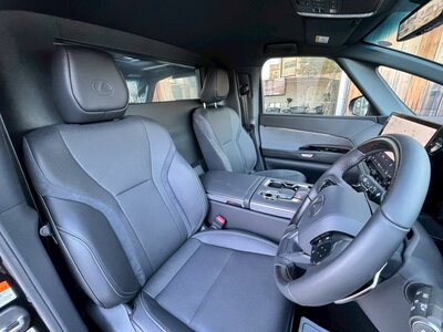 صورة 25 لـ 2024 Lexus LM
