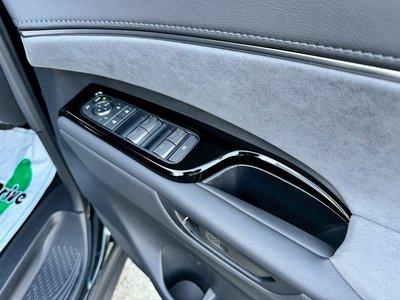 صورة 59 لـ 2024 Lexus LM