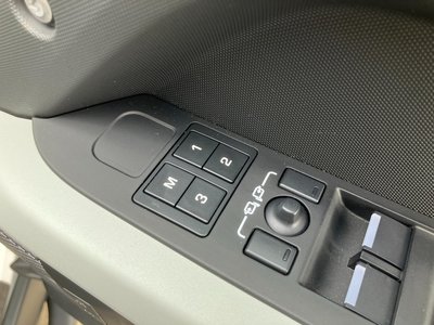 2024 LAND Rover DEFENDER thumbnail 24
