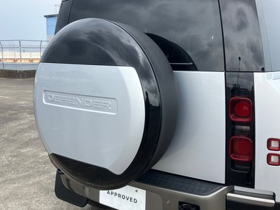 2024 LAND Rover DEFENDER photo 11