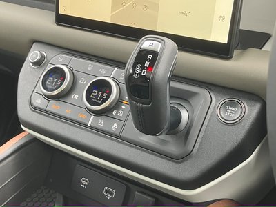 2024 LAND Rover DEFENDER thumbnail 19