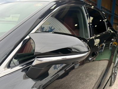2023 Lexus RX thumbnail 32
