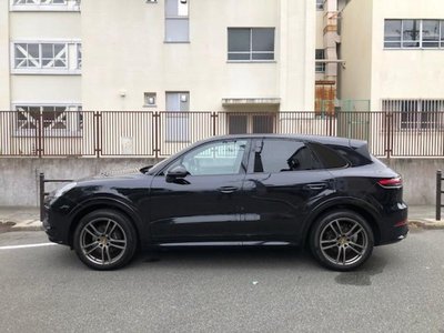 2019 Porsche CAYENNE photo 5