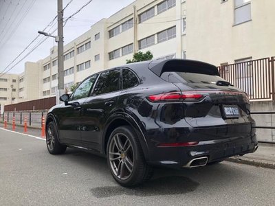 2019 Porsche CAYENNE photo 9