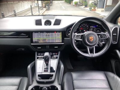 2019 Porsche CAYENNE photo 15