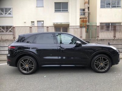 2019 Porsche CAYENNE photo 4