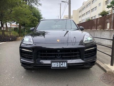 2019 Porsche CAYENNE photo 2