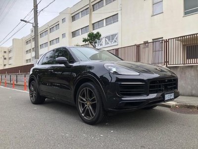 2019 Porsche CAYENNE photo 6