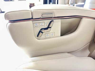 2025 Lexus LM thumbnail 56