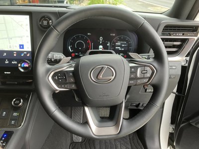 2025 Lexus GX photo 25