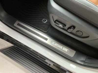 2025 Lexus GX photo 19