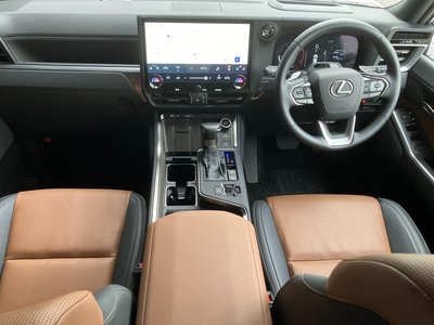 2025 Lexus GX photo 15